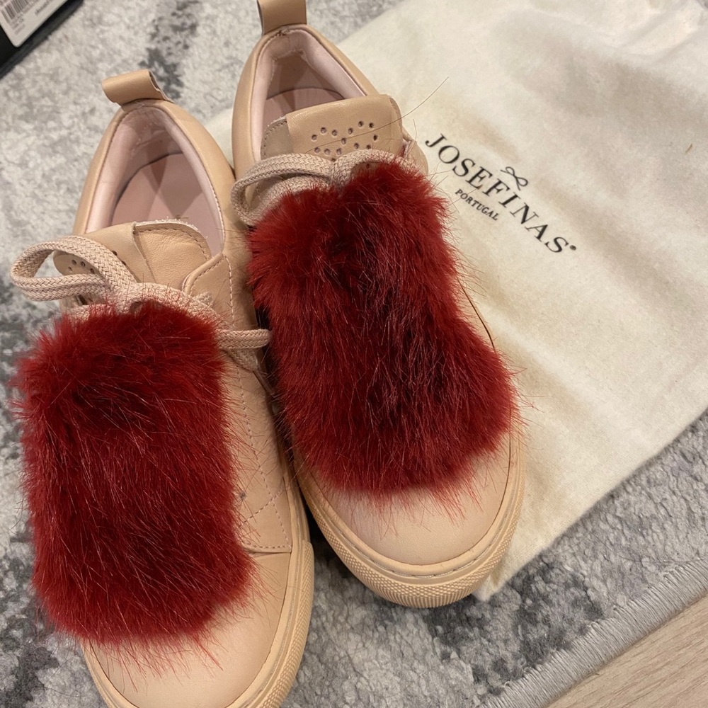 Josefinas pink sneakers with fur attachments